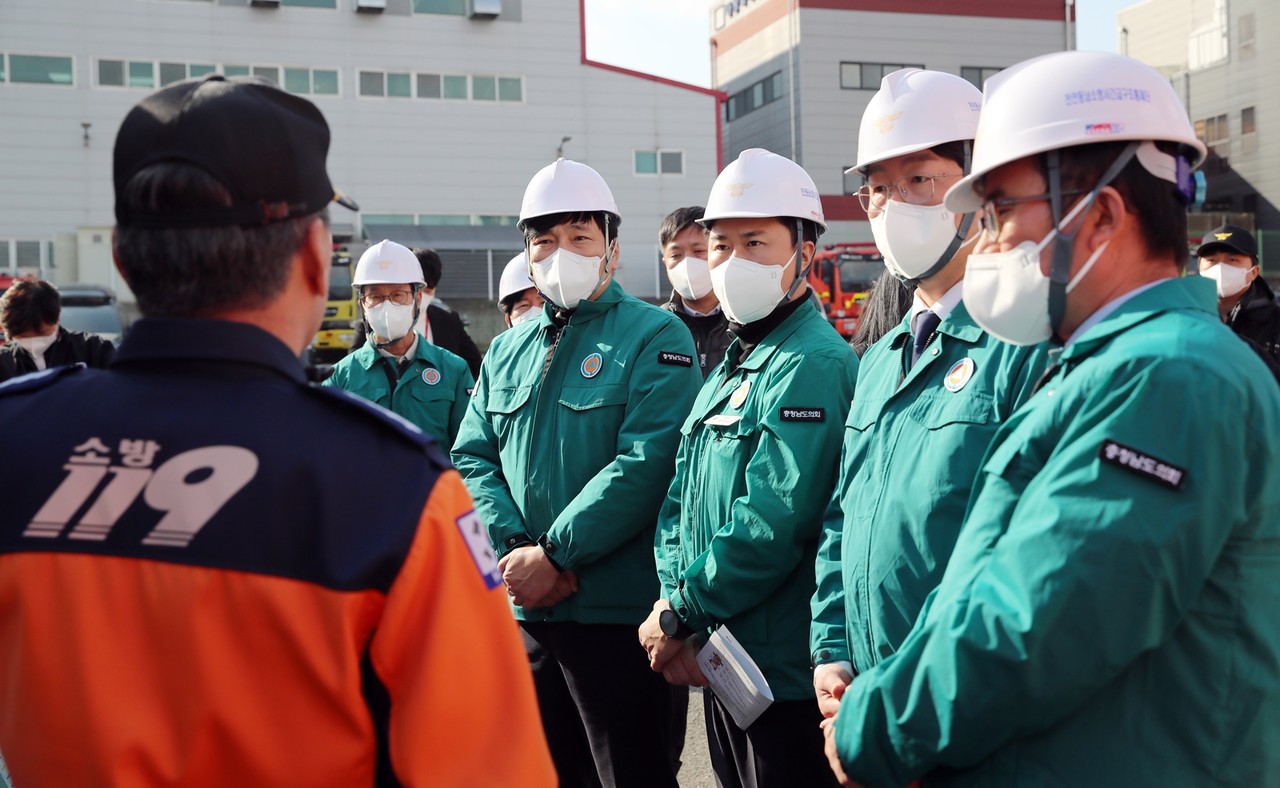 충남도의회 기획경제위원회 천안시 화재현장 현장방문