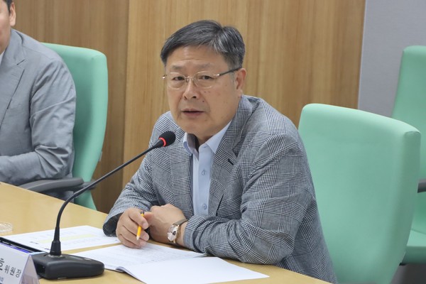 김호 농어촌특위 위원장.