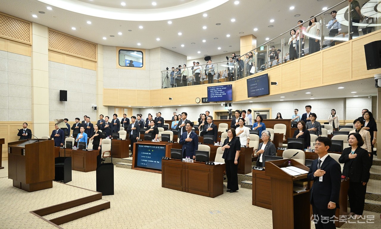 세종시의회가 15일 제108회 임시회 제1차 본회의를 열고 제5대 의회 원 구성 이후 첫 회기 일정에 들어갔다.