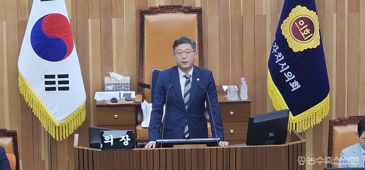 안신일 세종시의회 의장
