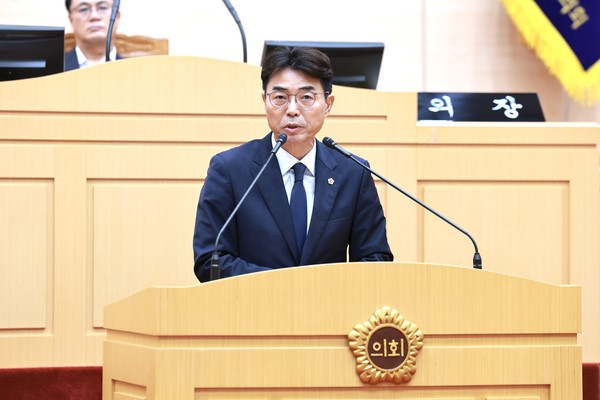 류기준 농수산위원장, 5분 자유발언하는 모습