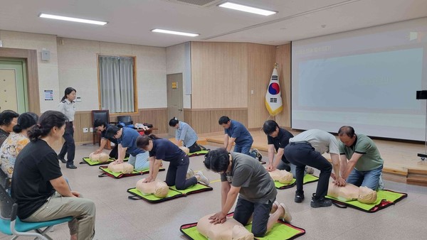 농업인 응급처치 역량 강화교육하는 모습