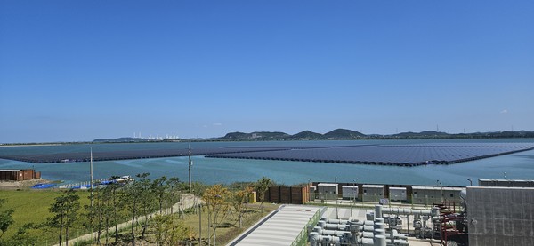 충남 서산시 대산읍 대호호 수상태양광 전경