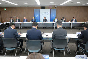 <b>조상호 세종시장</b> "일한 만큼 평가받아야"…시정 5기 성과체제로 조직 쇄...